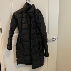 The North Face Women's Black Puffer Jacket